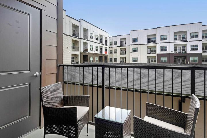 Landing Apartments Near Texas Childrens Hospital West Campus
