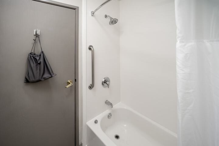 Room 19 of 32