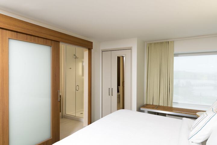 Room 12 of 28