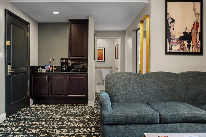 Room 10 of 41