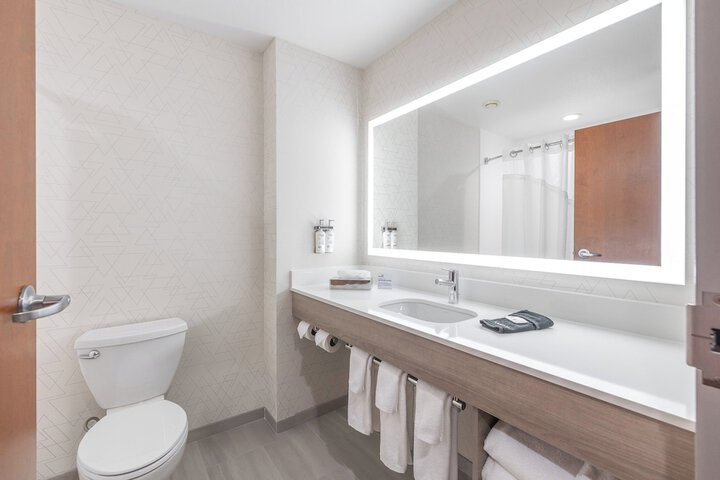 Holiday Inn Express Hotel & Suites St. Robert by IHG