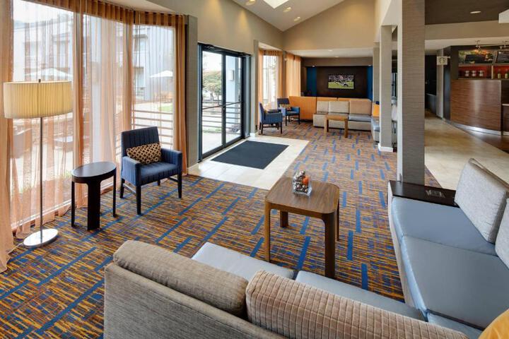 Courtyard by Marriott Atlanta Windy Hill / Ballpark
