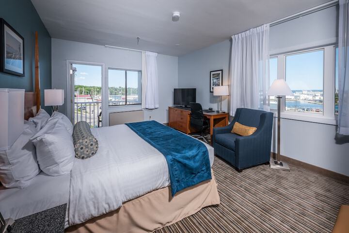 Room 16 of 35