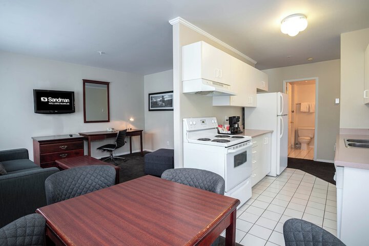 Room 34 of 47