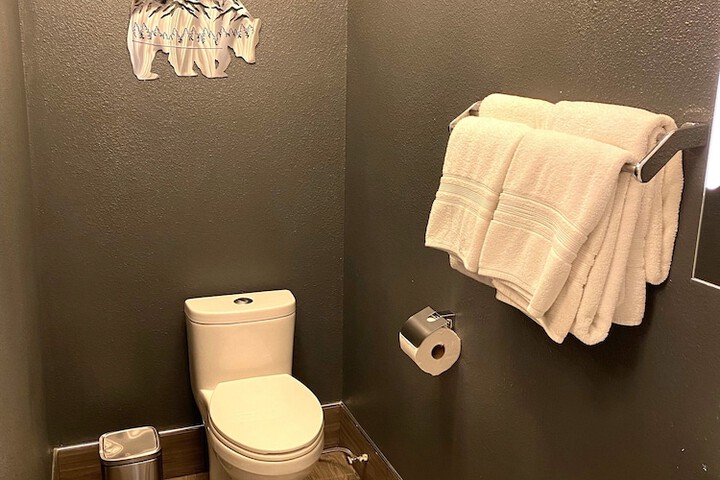 Room 72 of 123