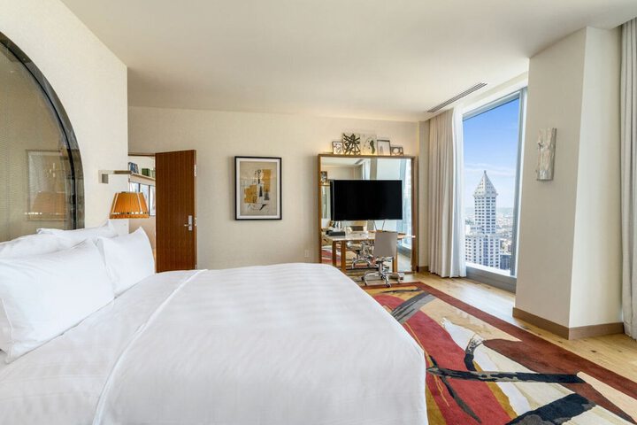 Room 25 of 142