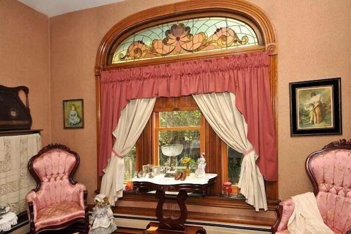 Victorian Loft B & B