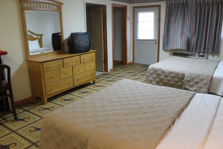 Room 32 of 42