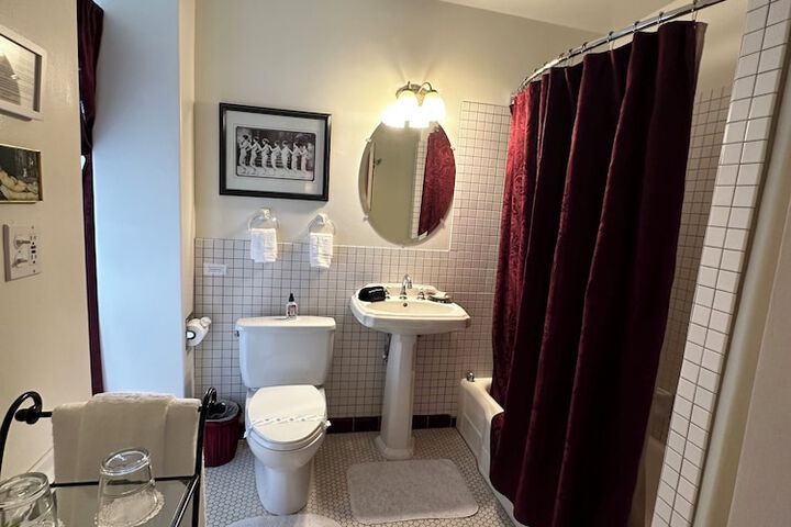 Room 17 of 54