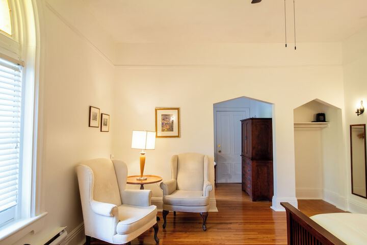 Room 38 of 103