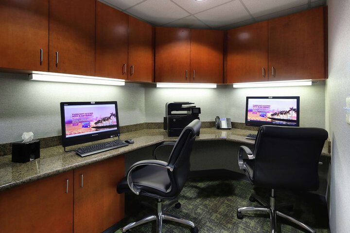 Business Center 38 of 38