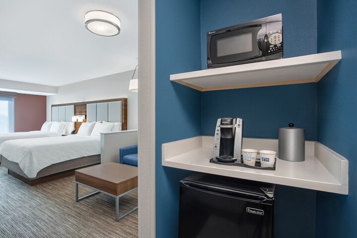 Holiday Inn Express Hotel & Suites Clinton by IHG