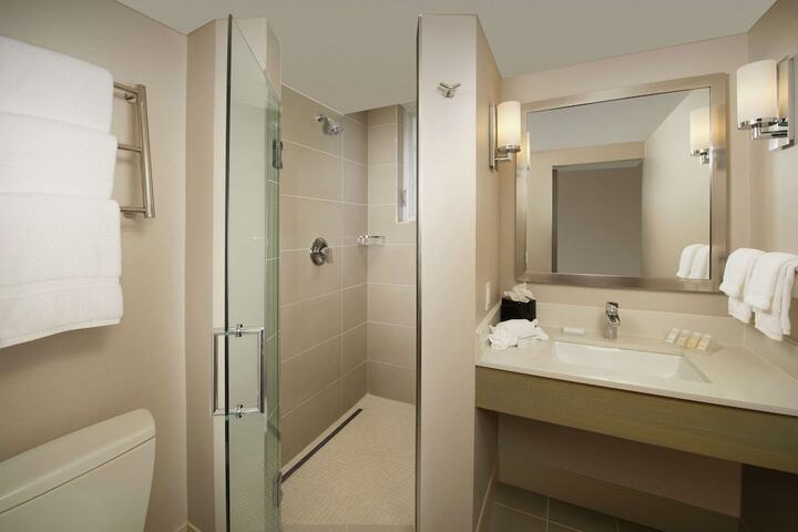 Room 21 of 43