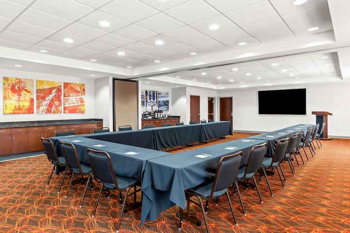 Hampton Inn & Suites Grove City