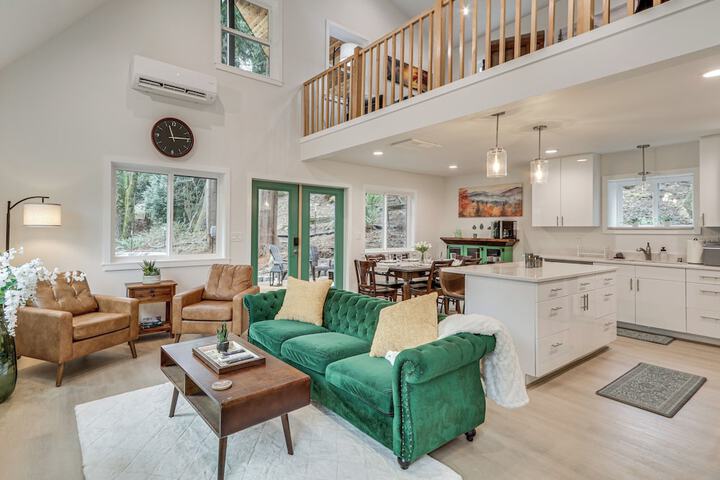 Near Rivers & Boating: Home w / Hot Tub in Longview