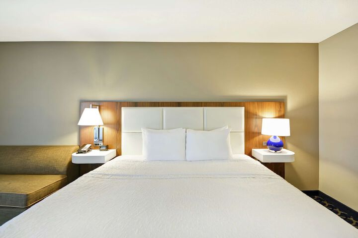Room 15 of 32