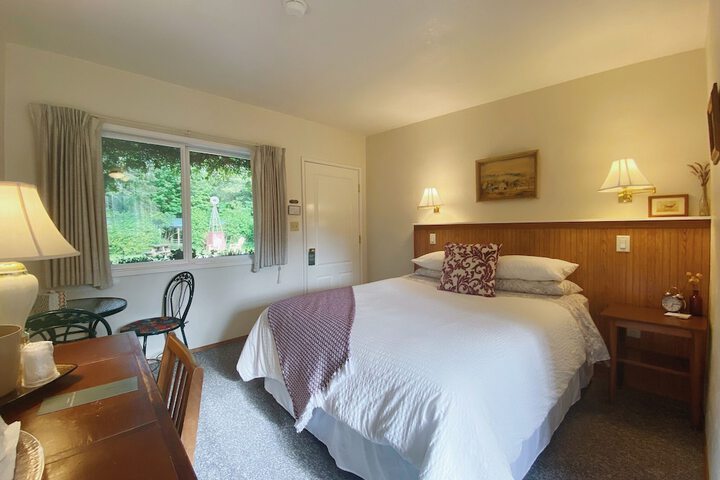 Emerald Valley Inn