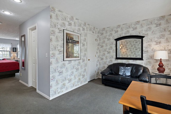 Room 55 of 153