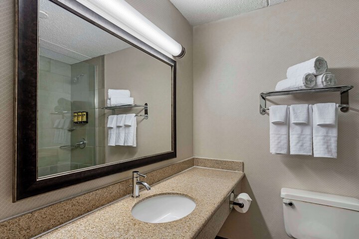 Kingston Regency Inn