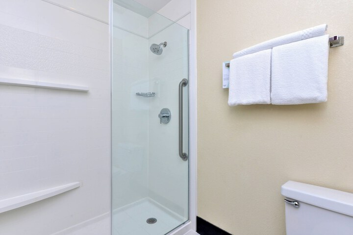 Room 14 of 40