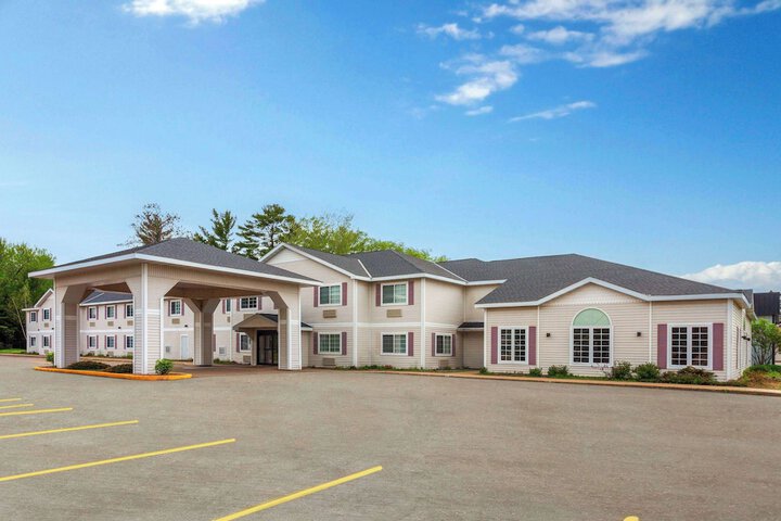 Hotel 5 of 64