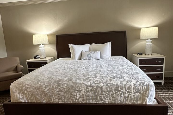 Room 42 of 85