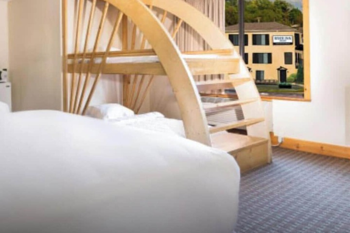 Natura Vue Resort & Boathouse