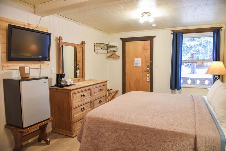 Room 32 of 157