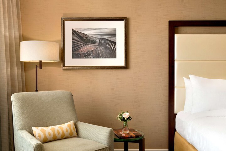 Room 32 of 99
