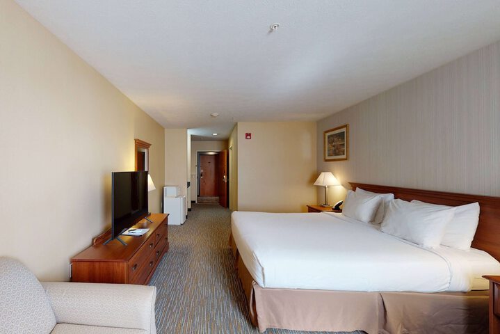 Room 30 of 37