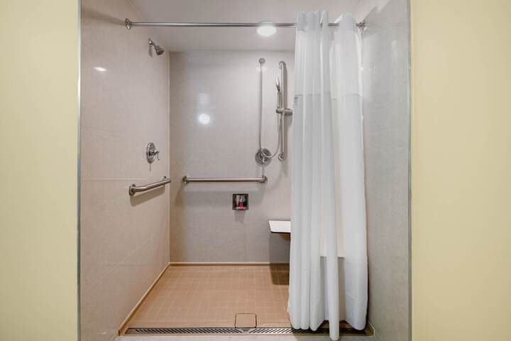 Room 12 of 23