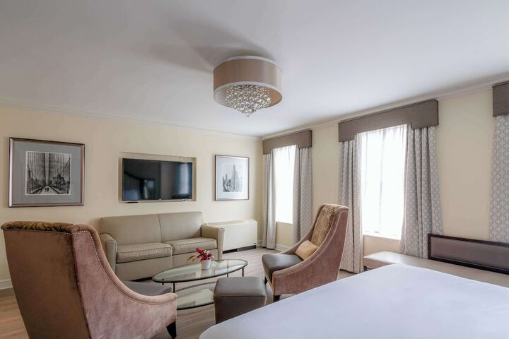 Room 9 of 31