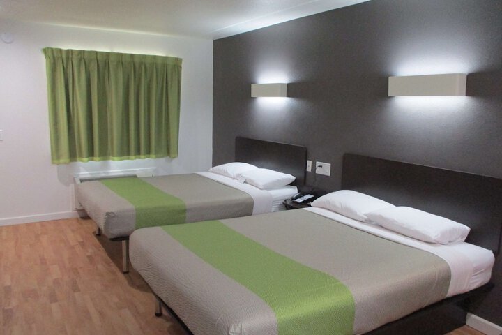 Room 16 of 36