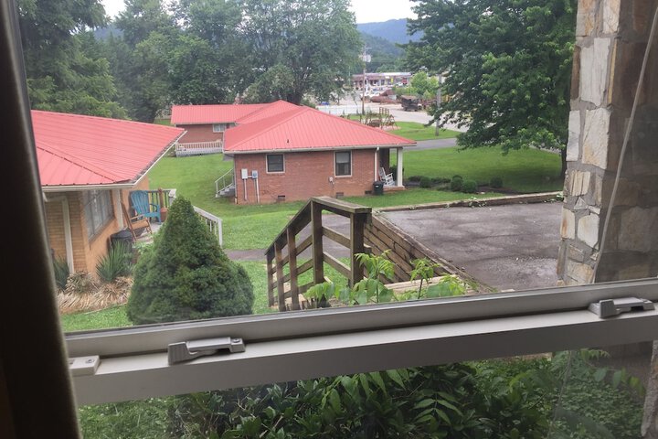 Phillips Historic Motel & Cottages
