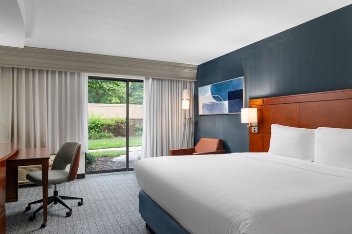 Courtyard by Marriott Richmond North