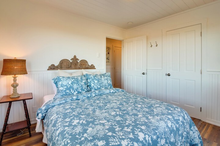 Beachfront Bandon Vacation Rental w / Ocean View!