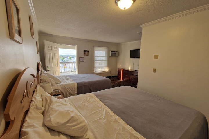 Room 9 of 40