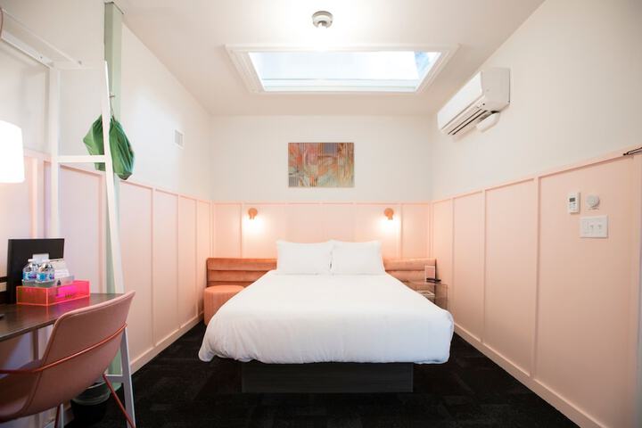 Room 164 of 195