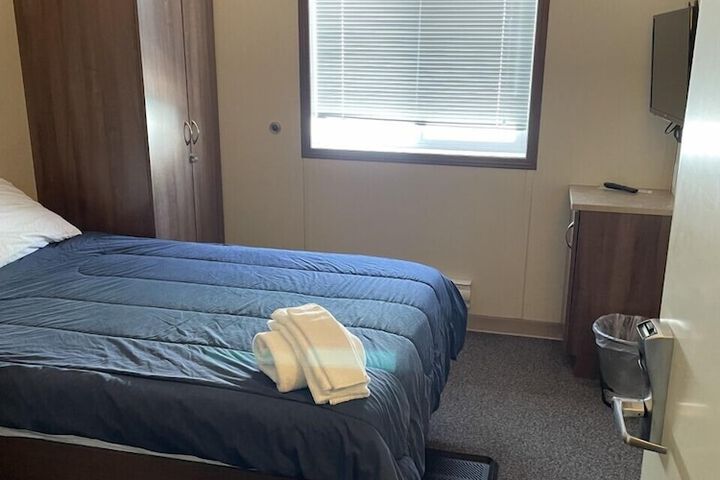 Room 3 of 7