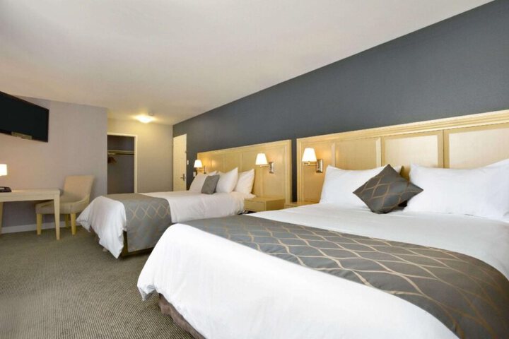 RED LION INN & SUITES ABBOTSFORD