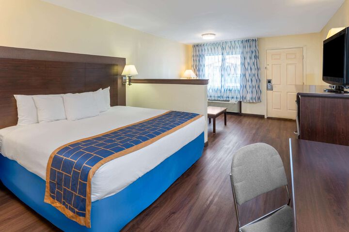 Room 8 of 20