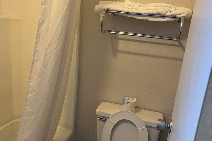 Room 12 of 18