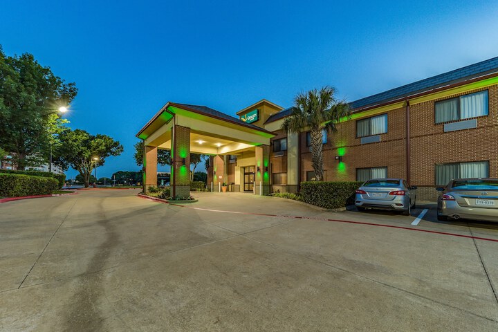 Hotel 2 of 52