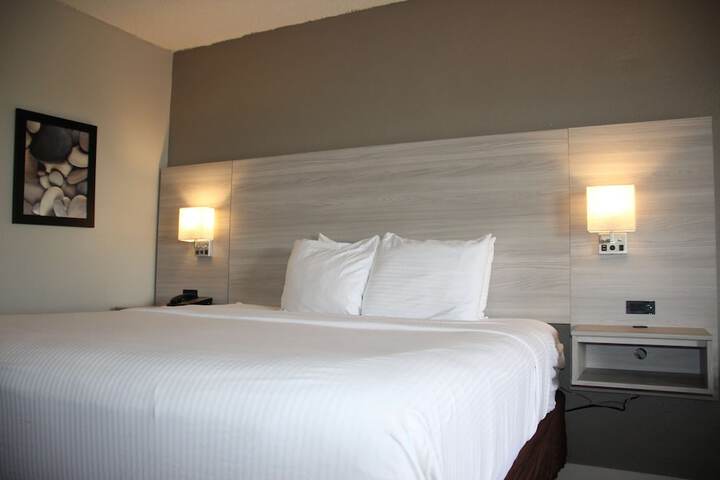 Room 26 of 33