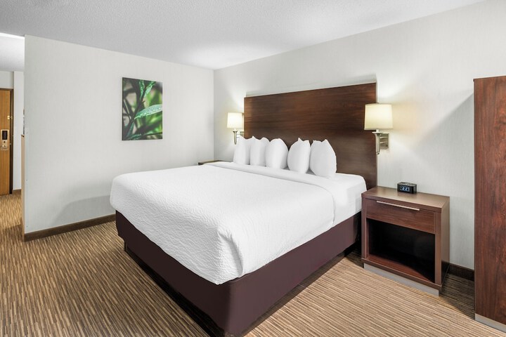 Room 21 of 33