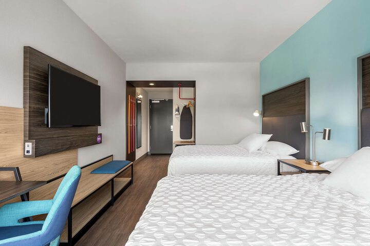 Room 21 of 34