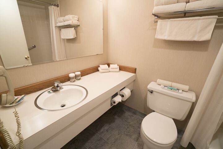 Flagship Inn
