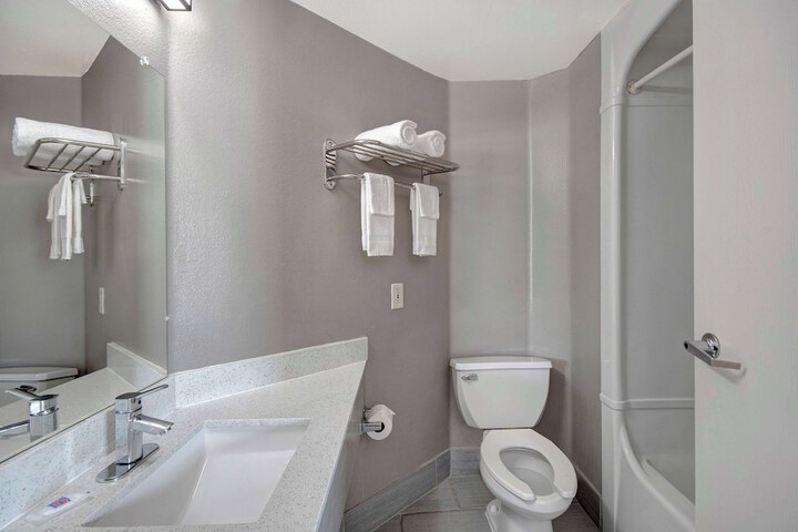 Room 16 of 26