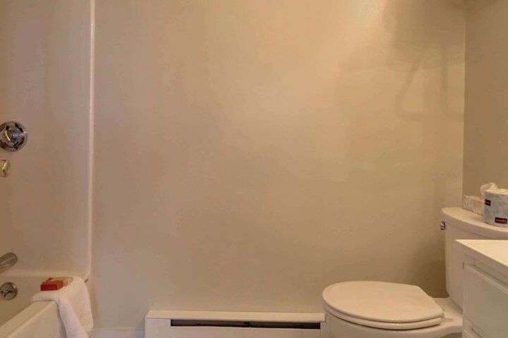 Room 38 of 104