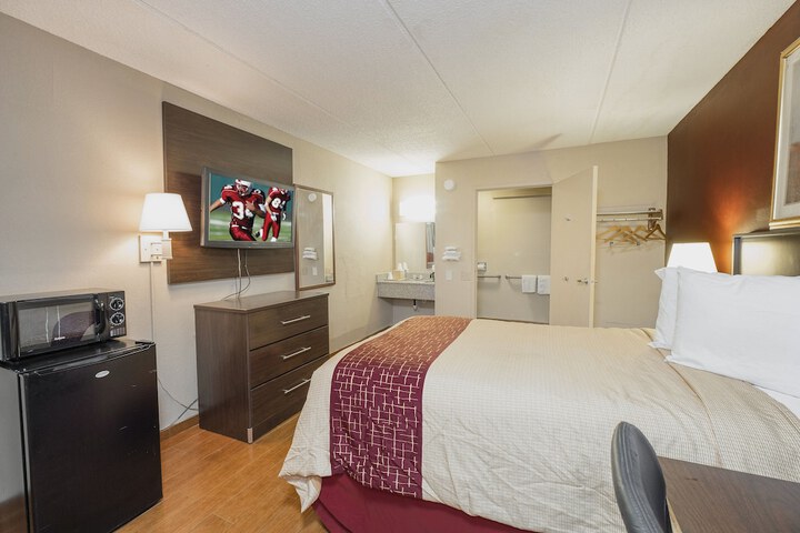 Room 14 of 28